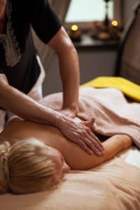 Massage Californien à Paris 10
